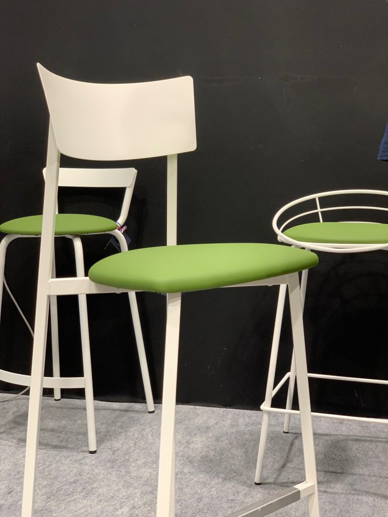 chaises-carrier-avec-assise-vert-anis-2022